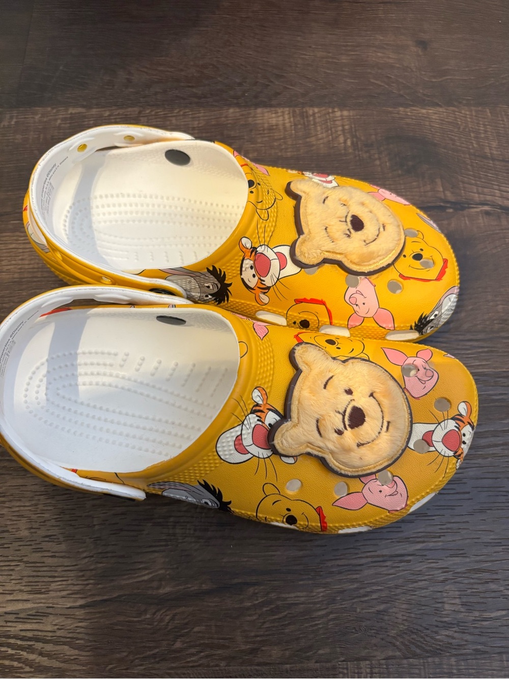CROCS Women’s Yellow Winnie the Pooh Character Clogs - Picture 2 of 8